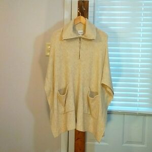 Charli Wool Blend Sweater Poncho Oatmeal Tan Knit Sz M/L Front Pockets Half Zip